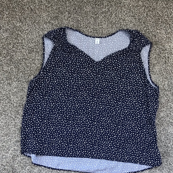 Old Navy XXL sleeveless. Maybe worn 1 time - Picture 1 of 2